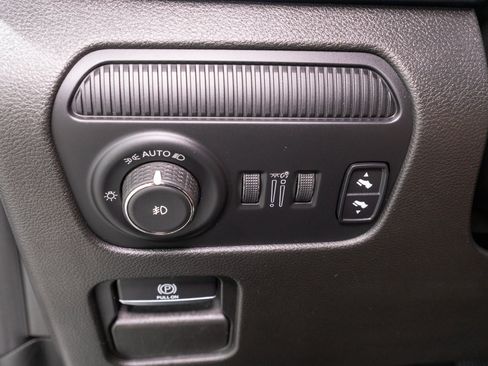 Used 2024 Jeep Wagoneer Series II AWD/4WD image 32