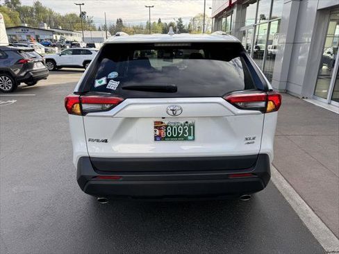 Certified 2022 Toyota RAV4 XLE Premium image 6