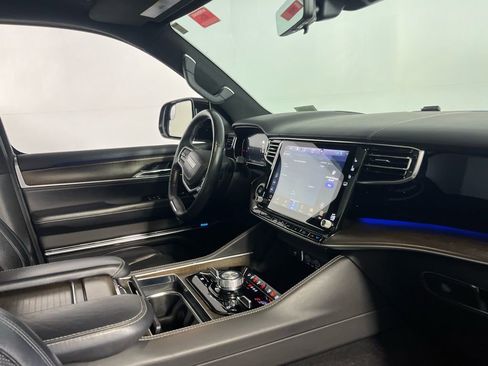 Certified 2022 Jeep Grand Wagoneer Series II w/ Convenience Group III image 29