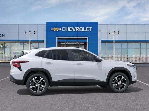 New 2026 Chevrolet Trax RS image 5