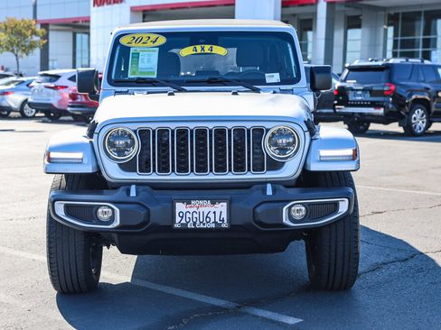 Used 2024 Jeep Wrangler Unlimited Sahara AWD/4WD image 19