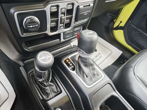 Used 2023 Jeep Wrangler Unlimited Sahara w/ Cold Weather Group AWD/4WD image 34