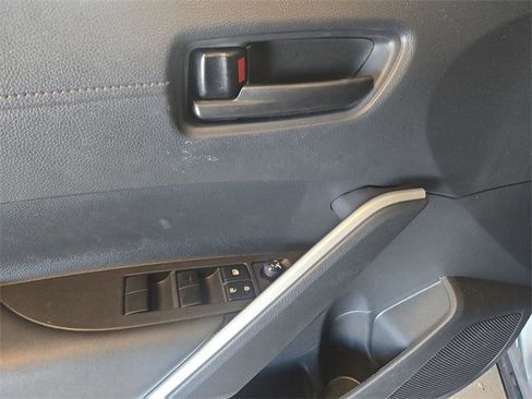 Used 2024 Toyota Corolla Cross SE image 13