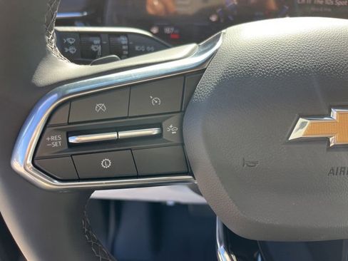 New 2025 Chevrolet Suburban Premier image 23