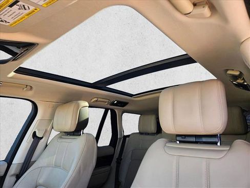 Used 2022 Land Rover Range Rover Westminster Edition image 17