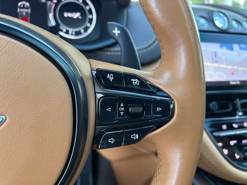 Used 2021 Aston Martin DBX AWD/4WD image 58