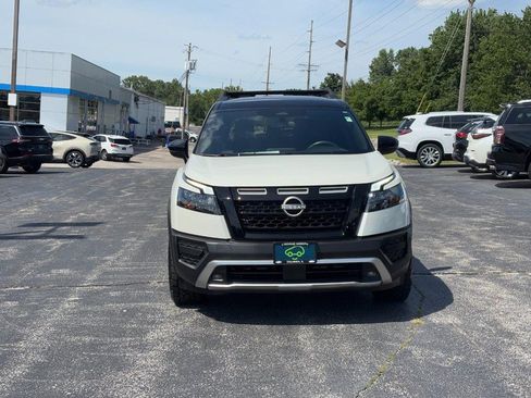 Used 2024 Nissan Pathfinder Rock Creek AWD/4WD image 8