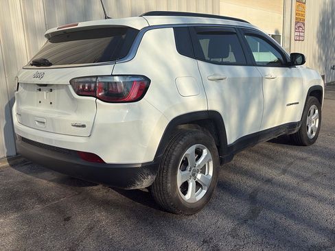 Used 2019 Jeep Compass Latitude w/ Popular Equipment Group AWD/4WD image 3