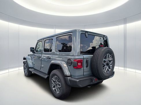 New 2026 Jeep Wrangler Unlimited Sahara AWD/4WD image 6