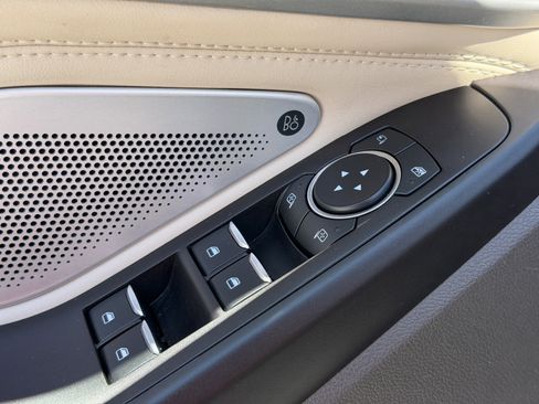 Used 2020 Ford Explorer Platinum w/ Premium Technology Package image 15