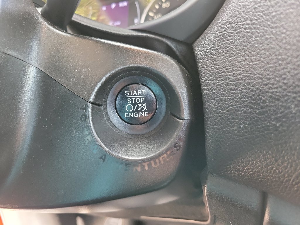 Used 2020 Jeep Renegade Altitude FWD image 21