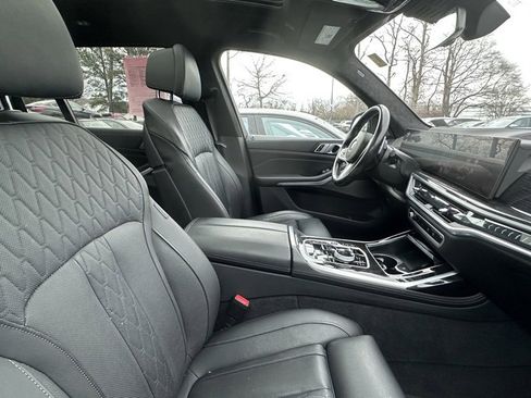 Certified 2024 BMW X7 xDrive40i w/ M Sport Package image 5