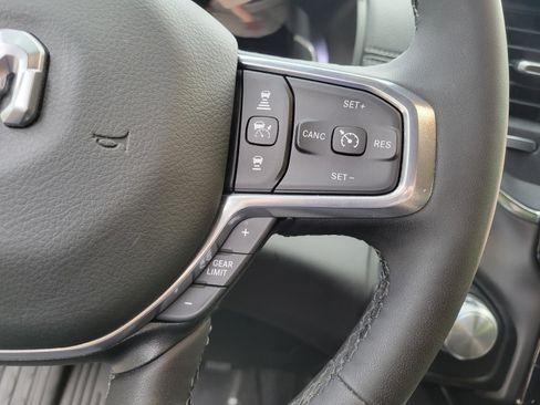 Used 2025 RAM 1500 Laramie AWD/4WD image 24