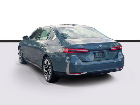 New 2026 BMW i5 eDrive40 RWD image 3