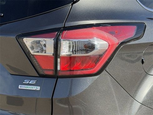 Used 2017 Ford Escape SE image 7