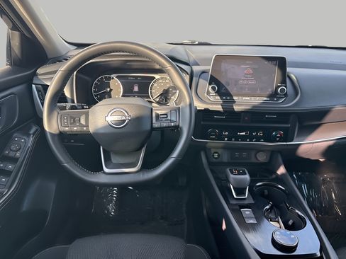 Used 2025 Nissan Rogue SV image 43