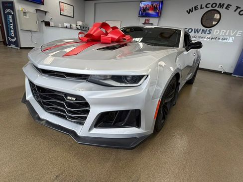 Used 2018 Chevrolet Camaro SS image 7