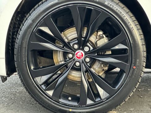 Used 2018 Jaguar F-PACE R-Sport image 27