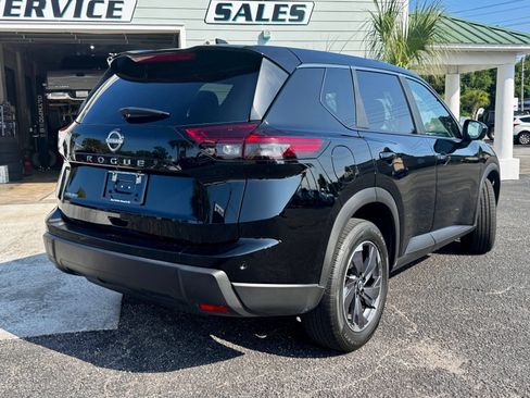 Used 2025 Nissan Rogue SV FWD image 4