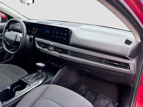 Used 2025 Kia K4 LXS image 24