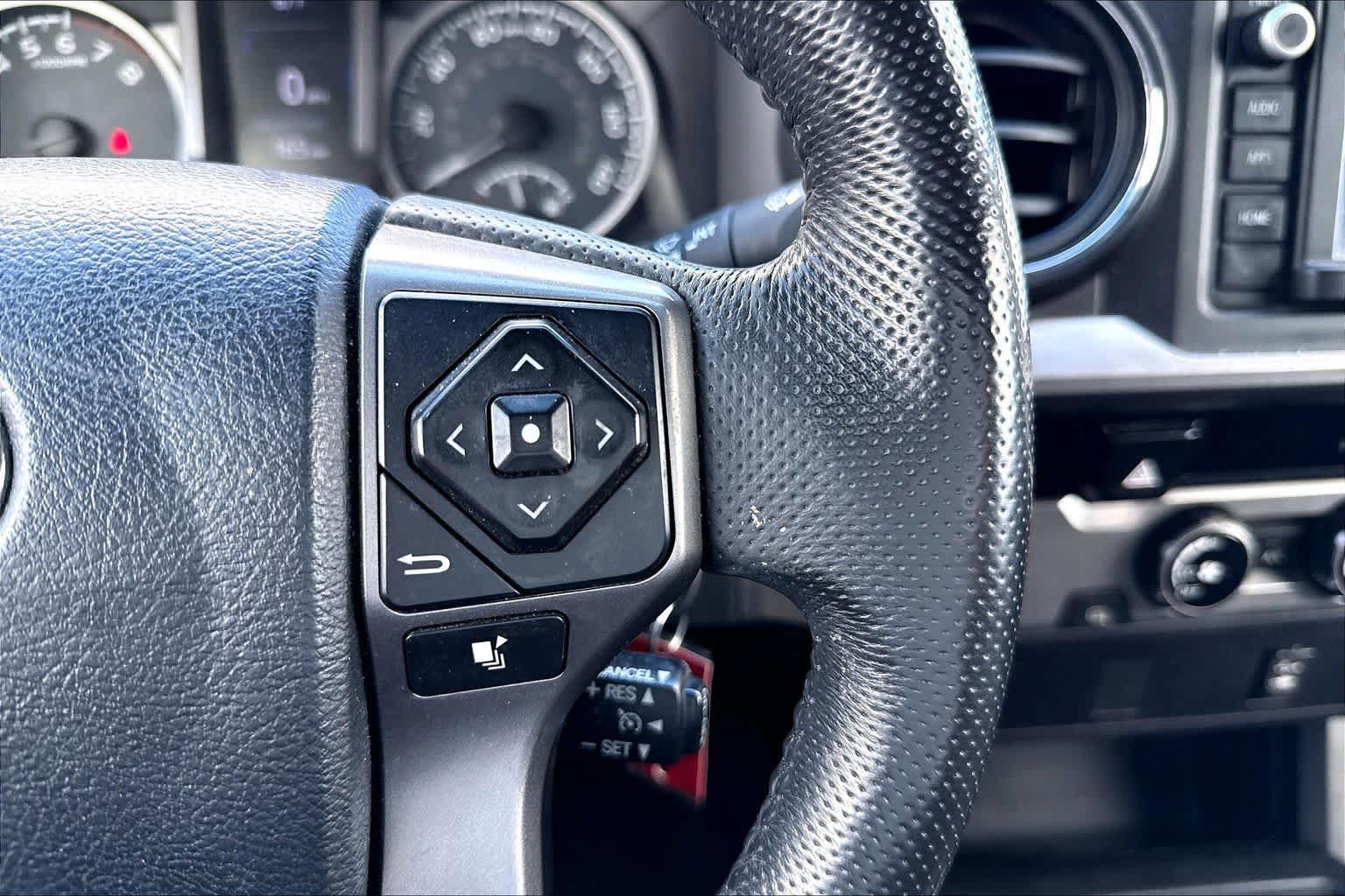 Used 2017 Toyota Tacoma SR5 RWD image 22