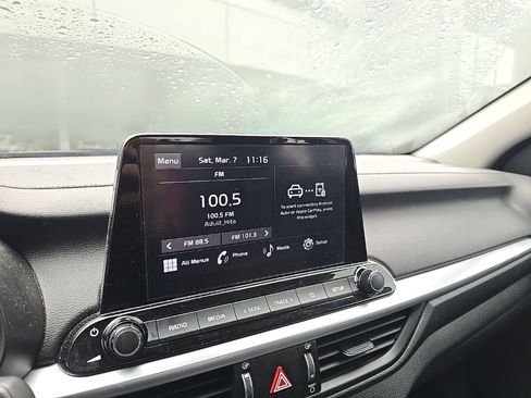 Used 2022 Kia Forte LXS w/ LXS Technology Package image 18