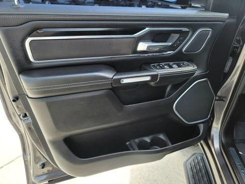 Used 2022 RAM 1500 Laramie AWD/4WD image 13