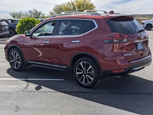 Used 2020 Nissan Rogue SL w/ Premium Package image 4