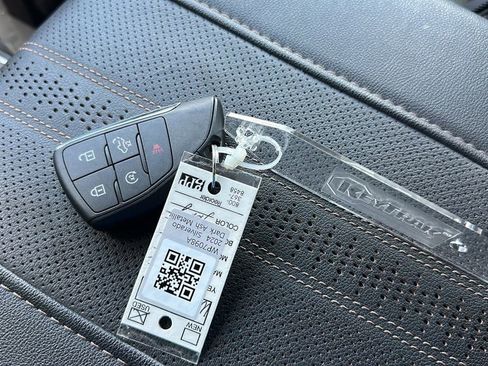 Used 2024 Chevrolet Silverado 1500 High Country w/ Technology Package image 28