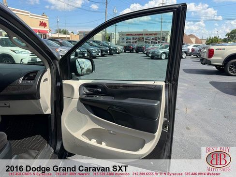 Used 2016 Dodge Grand Caravan SXT w/ Rear Park Assist Package FWD image 15