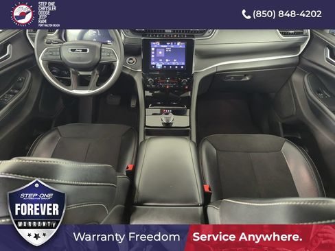 Used 2024 Jeep Grand Cherokee Altitude AWD/4WD image 14