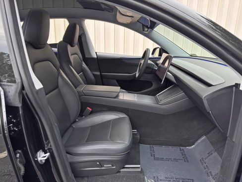 Used 2026 Tesla Model Y 2WD image 16