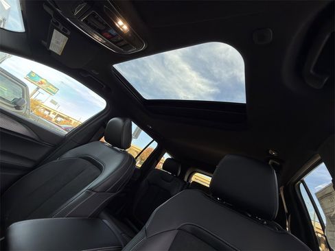 New 2025 Jeep Grand Cherokee Altitude image 19