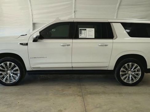 Used 2021 GMC Yukon XL Denali w/ Denali Premium Package image 5
