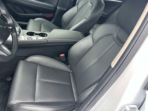 Used 2025 Genesis G70 2.5T AWD/4WD image 13
