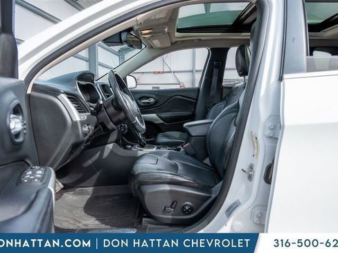 Used 2016 Jeep Cherokee Overland w/ Technology Group image 5