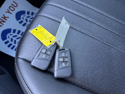 Used 2024 Volkswagen Tiguan SE R-Line image 28