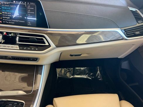 Used 2022 BMW X5 xDrive45e w/ Parking Assistance Package AWD/4WD image 34