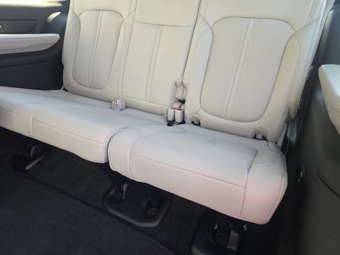New 2026 Jeep Grand Wagoneer Limited AWD/4WD image 22
