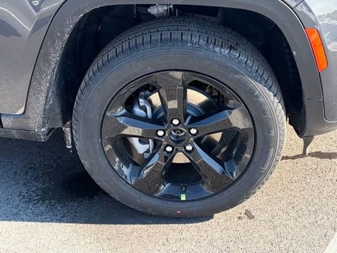 New 2026 Jeep Grand Cherokee Limited w/ Limited Altitude Package AWD/4WD image 11