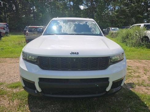 Used 2022 Jeep Grand Cherokee L Limited w/ Luxury Tech Group II AWD/4WD image 2