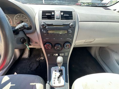 Used 2010 Toyota Corolla image 16