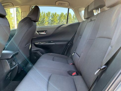 Used 2021 Toyota Venza LE w/ Carpet Mat Package (TMS) AWD/4WD image 18