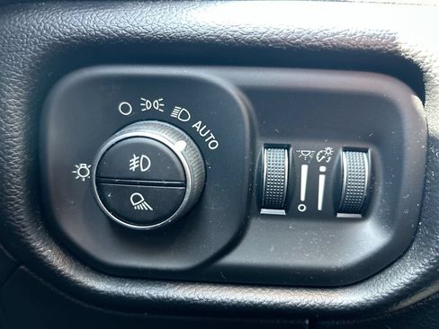Used 2019 RAM 1500 Big Horn RWD image 20