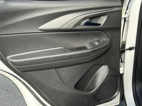 New 2025 Chevrolet TrailBlazer ACTIV w/ Convenience Package FWD image 30