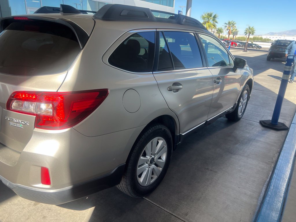 Used 2017 Subaru Outback 2.5i Premium AWD/4WD image 6