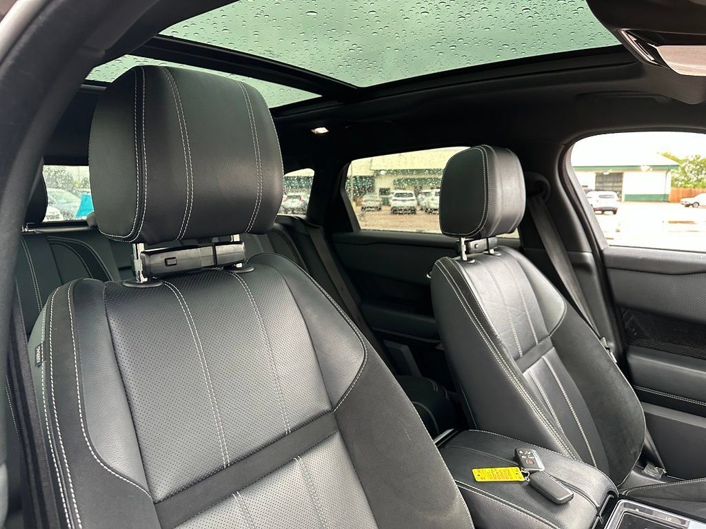 Used 2018 Land Rover Range Rover Velar R-Dynamic SE AWD/4WD image 31