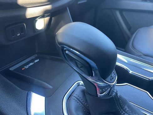 Used 2023 Chevrolet Traverse LT image 30