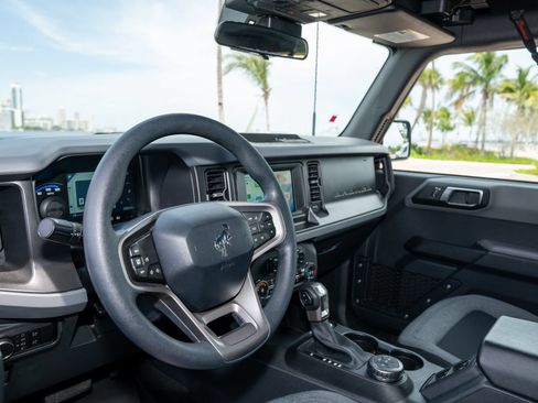 Used 2023 Ford Bronco 4-Door AWD/4WD image 38