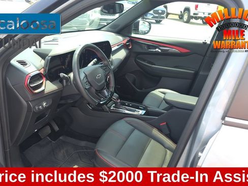 Used 2025 Chevrolet TrailBlazer RS w/ Convenience Package FWD image 23